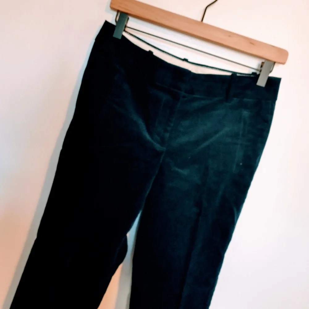 JCrew corduroy Navy ribbed pants size 0tall.  Perfect dress pants for work, has